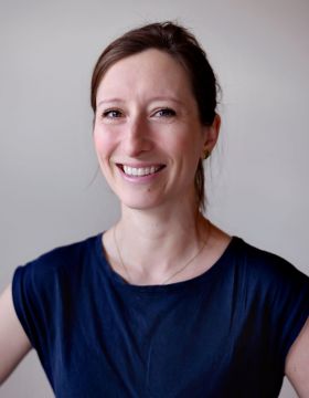 Dr. Sarah de Buhr